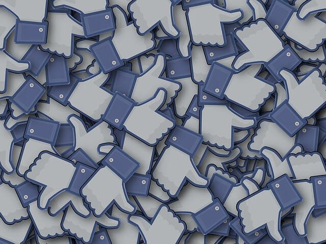 diciamo addio ai like su facebook